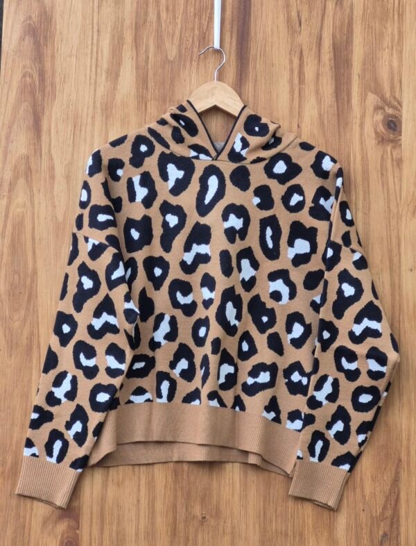 Sweter canguro capucha